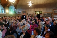 Pilnutėlėje Muziejaus salėje – šventinis Antaninių vakaras.