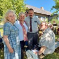 Drauge: rašytoja Milda Telksnytė, Didžiulių proanūkė Rūta Urbonavičienė, sodybos muziejininkė Jūratė Pačinskienė, Anykščių meras Sigutis Obelevičius ir rašytojas Vygandas Račkaitis.