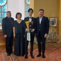 Komisija apdovanojo laureatą H. Haipeng.