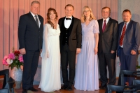 Anykščių meras K. Tubis, aktorė V. Kochanskytė, solistas L. Mikalauskas, pianistė A. Juozauskaitė, Muziejaus direktorius A. Veerbickas ir Anykščių vicemeras S. Obelevičius.