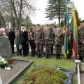 Iškilminga šaulių rikiuotė prie Žaliosios rinktinės vado K. Tylos-Tarzano kapo.