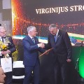 Apdovanojimą įteikė Lietuvos Respublikos Seimo Pirmininko pavaduotojas Jonas Jarutis, jam talkino Panevėžio miesto savivaldybės meras Rytis Mykolas Račkauskas.