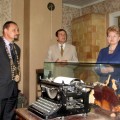 Autentiška A. Vienuolio gyvenamoji aplinka stebino ir žavėjo Prezidentę.