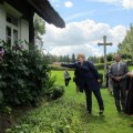 Viešnią domino ir Muziejaus memorialinių sodybų gėlės.