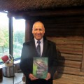 Izraelio ambasadorius Y Levy prie A. Baranausko klėtelės.