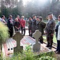 Pagarba žuvusiems partizanams Inkūnų kapinėse.