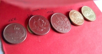 Atverčiu ir matau spindinčias monetas... Mano nuotrauka.