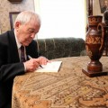 Autoriaus autografai – A. Vienuolio memorialiniame kambaryje.