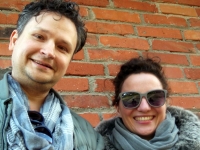 Santūrus Liudas ir Kristina, besišypsanti epizodinių vaidmenų kino žvaigždės šypsena. Mano nuotrauka.