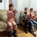 Šventė ukrainiečių vaikams prie eglutės A. Vienuolio namuose.