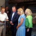 Prie A. Baranausko klėtelės kultūros ministrei buvo pristatytas „Anykščių šilelio“ kelias į pasaulį per vertimus.