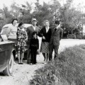 A. Puodžiukas (dešinėje) su bendraminčiu ir bendražygiu Petru Vasinausku ir kitais svečiais.