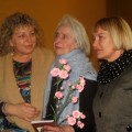 Istorinis susitikimas, atkartojęs moterų trio: su S. Pakalniene – E. Petrokienės dukra Dijana ir J. Marciukienės dukra Regina.
