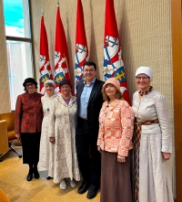Muziejaus delegacija Seime su Seimo nariu Vytautu Sinica.