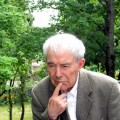 Susimąstymas A. Vienuolio namų balkone.