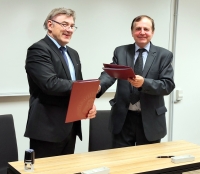 Sutarties partnerių atstovai prof. J. Augutis ir A. Verbickas.