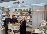 Anykščių knygų stendas Vilniaus knygų mugėje jau pasitinka lankytojus!