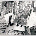 Plakatai ir karikatūros Vilniaus gatvėse 1991-ųjų sausį. Nuotrauka iš VŽM fondų.