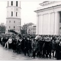 1991 m. sausio 16-oji. Žuvusių laisvės gynėjų laidotuvės Vilniuje. Nuotrauka iš VŽM fondų.