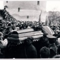 1991 m. sausio 16-oji. Žuvusių laisvės gynėjų laidotuvės Vilniuje. Nuotrauka iš VŽM fondų.