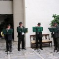 Koplyčioje grojo Vilniaus pučiamųjų medžioklinių ragų klubo muzikantai.