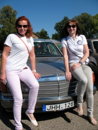 Žavios maskvietės, savo vyrų žmonos, namų šeimininkės ir, žinoma, puikiųjų „Mersedesų“ automobilių mylėtojos. Mano nuotrauka.