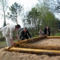 2004 m. gegužės 1-oji – pirmojo apžvalgos bokšto statybos pradžia papilyje.