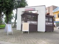 Muziejaus knygynėlis turi ir informacijos šaltinį – švieslentę su kultūros informacija.