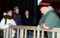 Dvi Eglės plius Silverija ir aš – Siaurojo geležinkelio muziejaus labirinto gidas. Jono Junevičiaus nuotrauka.