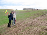 Ariergarde – rūpestingosios Debeikių mokytojos Ina ir Eglė. Mano nuotrauka.